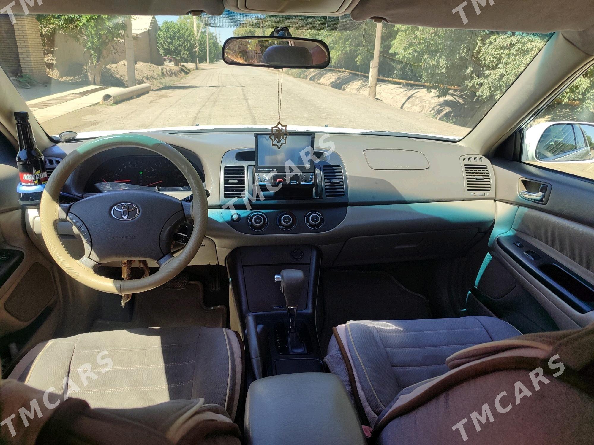 Toyota Camry 2005 - 170 000 TMT - Халач - img 7