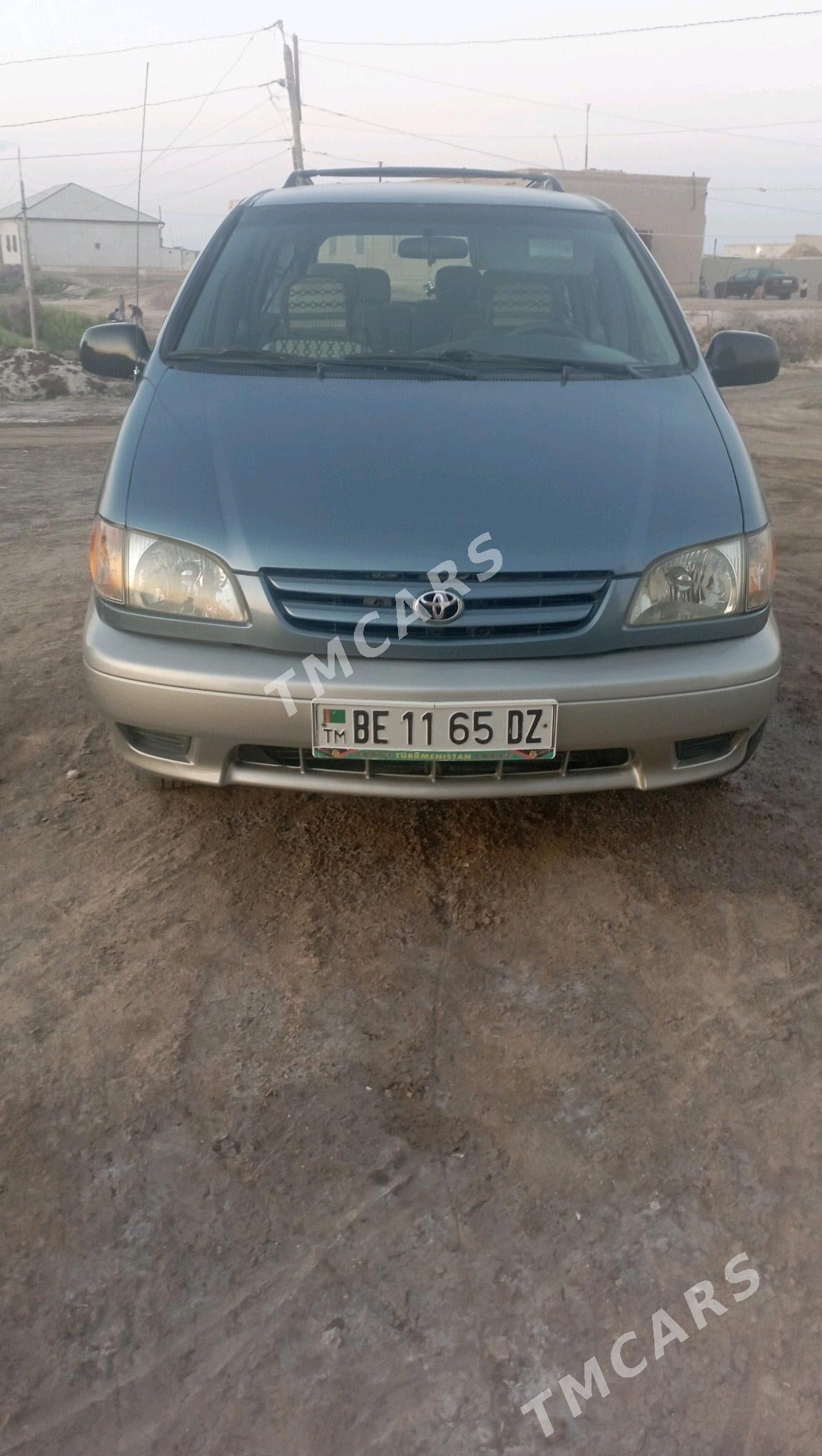 Toyota Sienna 2002 - 160 000 TMT - Гурбансолтан Едже - img 4