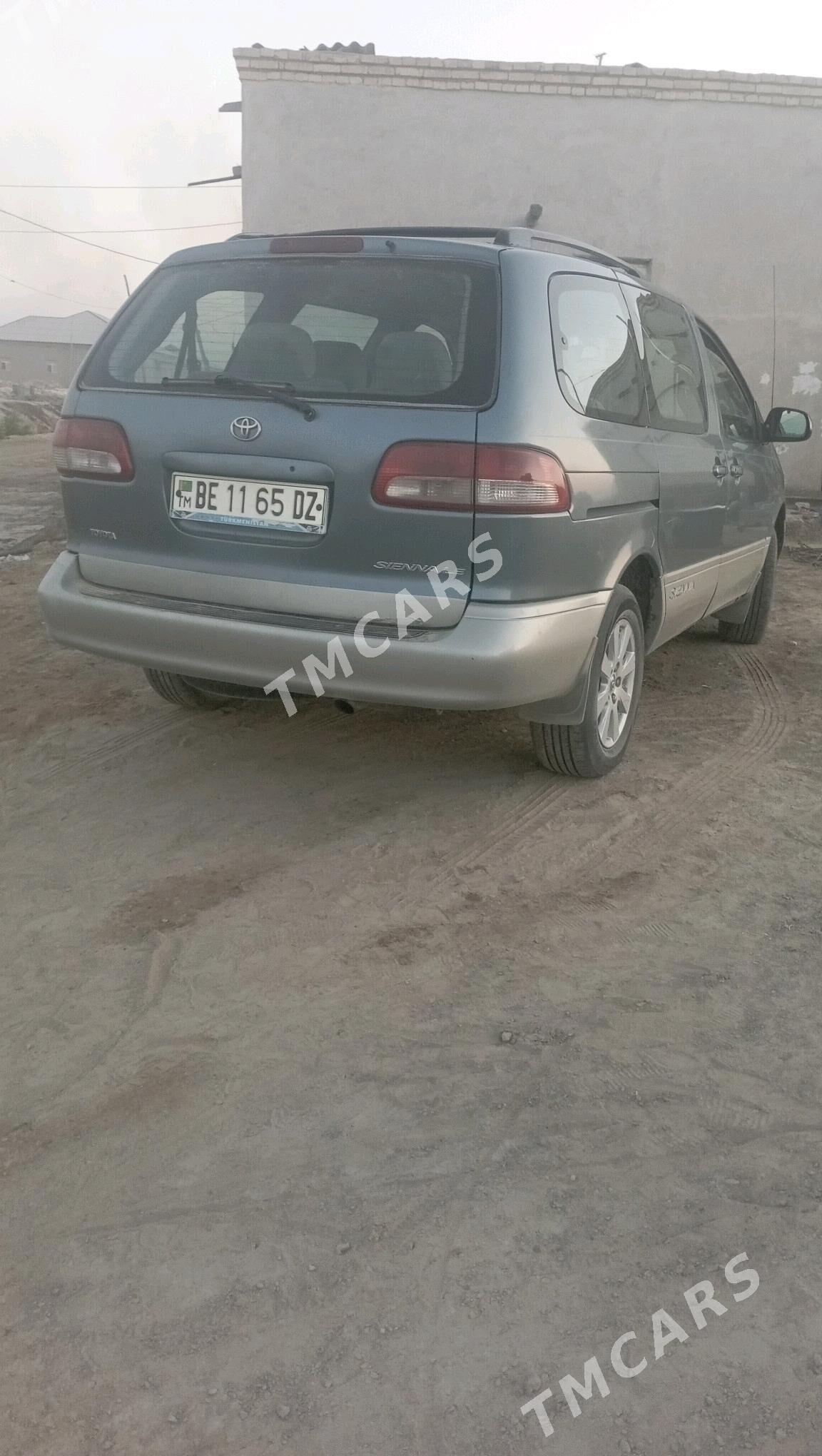 Toyota Sienna 2002 - 160 000 TMT - Гурбансолтан Едже - img 6