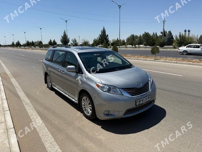 Toyota Sienna 2010 - 300 000 TMT - Мары - img 5