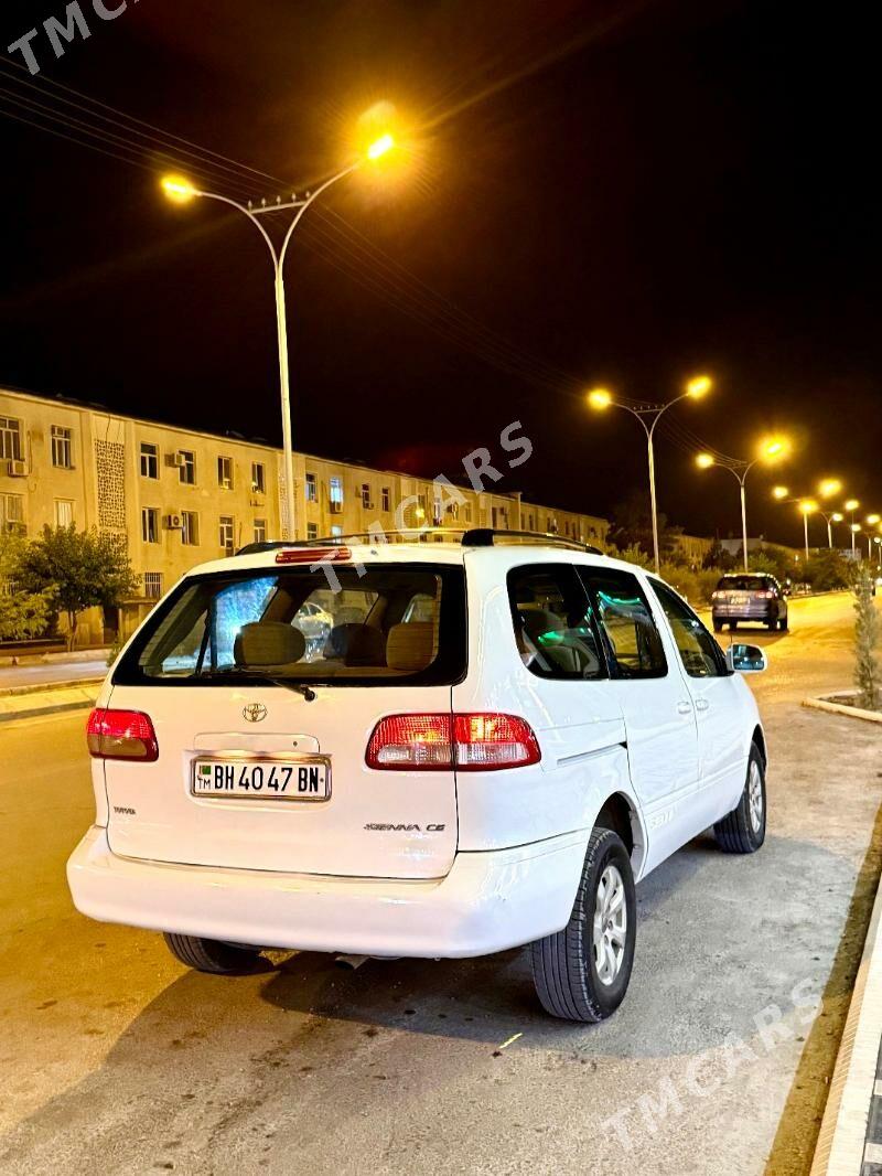 Toyota Sienna 2003 - 170 000 TMT - Balkanabat - img 3
