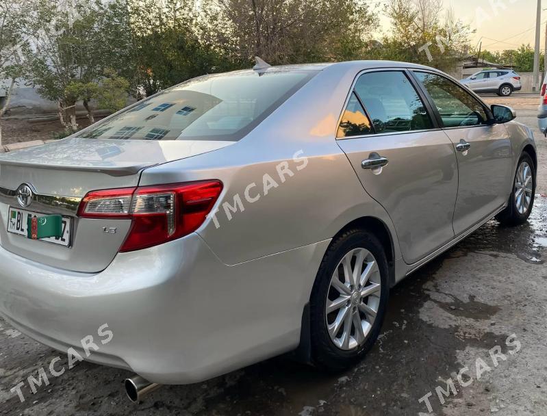 Toyota Camry 2012 - 220 000 TMT - Дашогуз - img 3