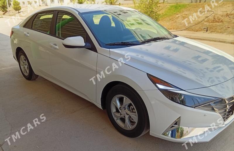 Hyundai Elantra 2022 - 245 000 TMT - Кëши - img 4