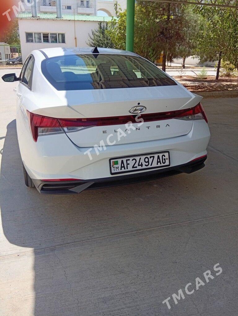 Hyundai Elantra 2022 - 245 000 TMT - Кëши - img 8
