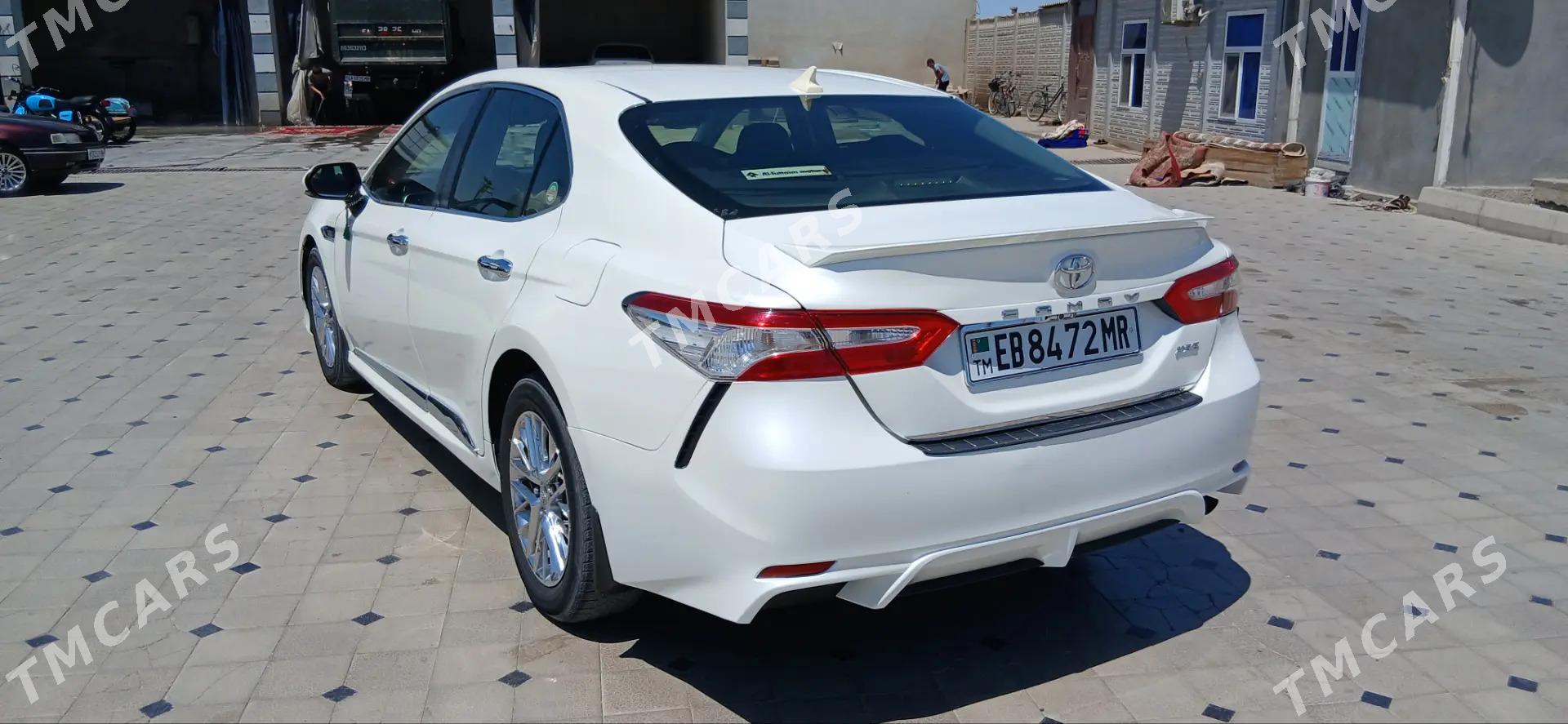 Toyota Camry 2018 - 260 000 TMT - Мургап - img 3