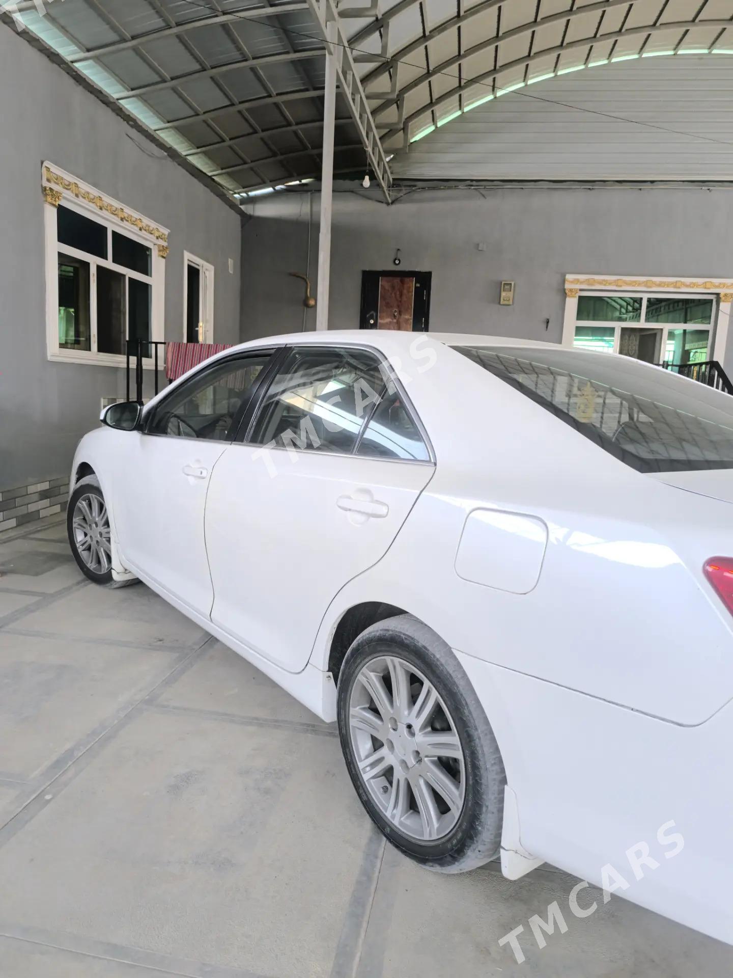 Toyota Camry 2012 - 200 000 TMT - Магданлы - img 3