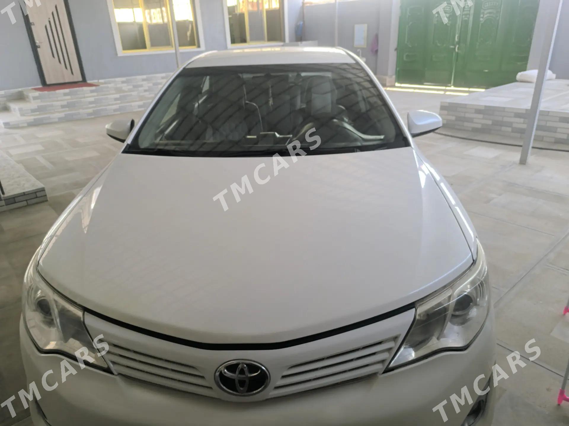 Toyota Camry 2012 - 200 000 TMT - Магданлы - img 4