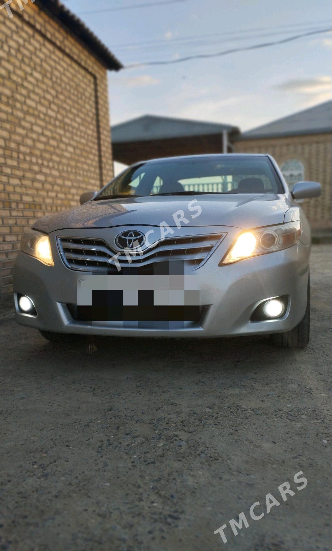 Toyota Camry 2010 - 190 000 TMT - Мары - img 2