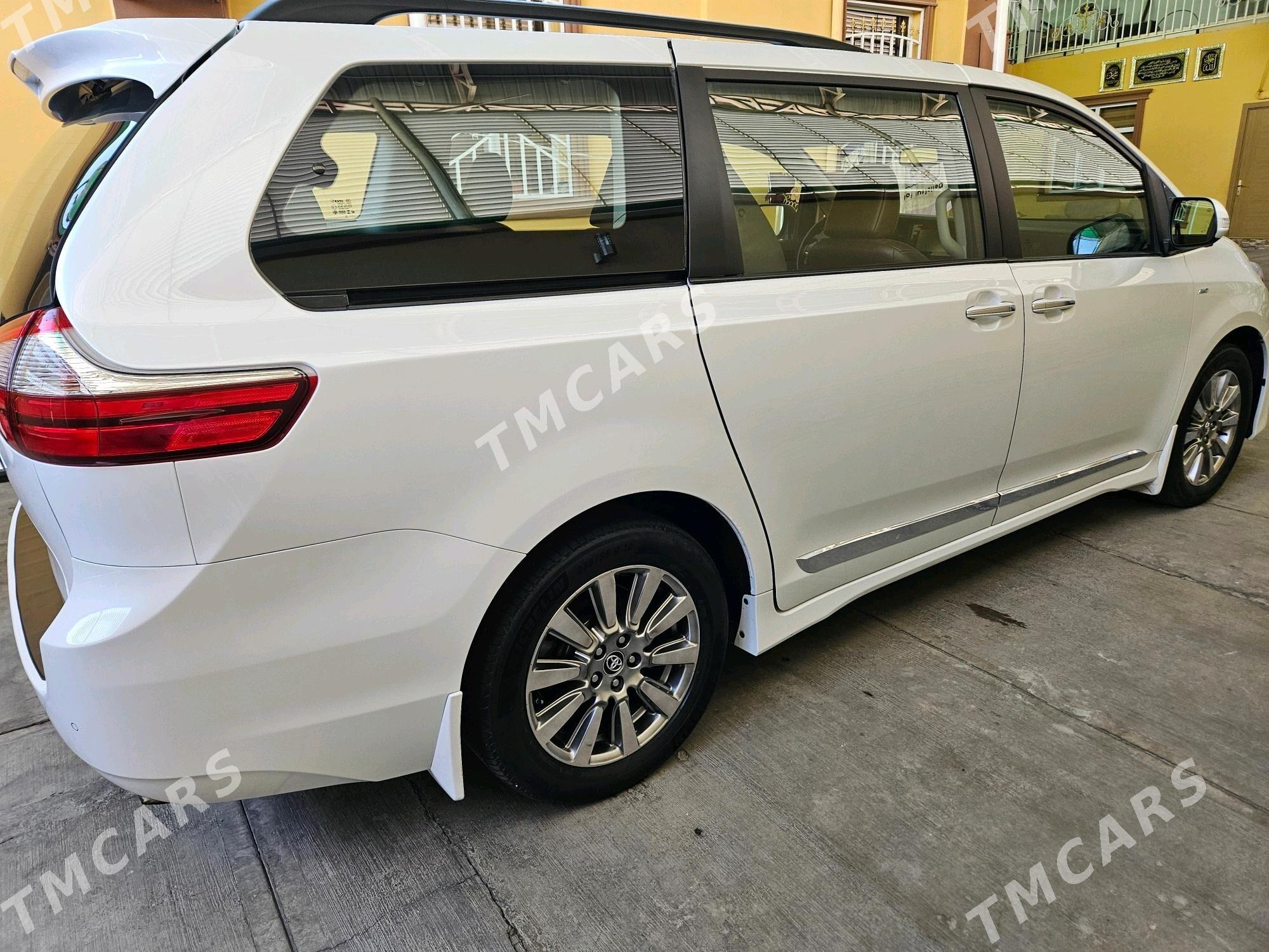 Toyota Sienna 2019 - 560 000 TMT - Kim raýon - img 6