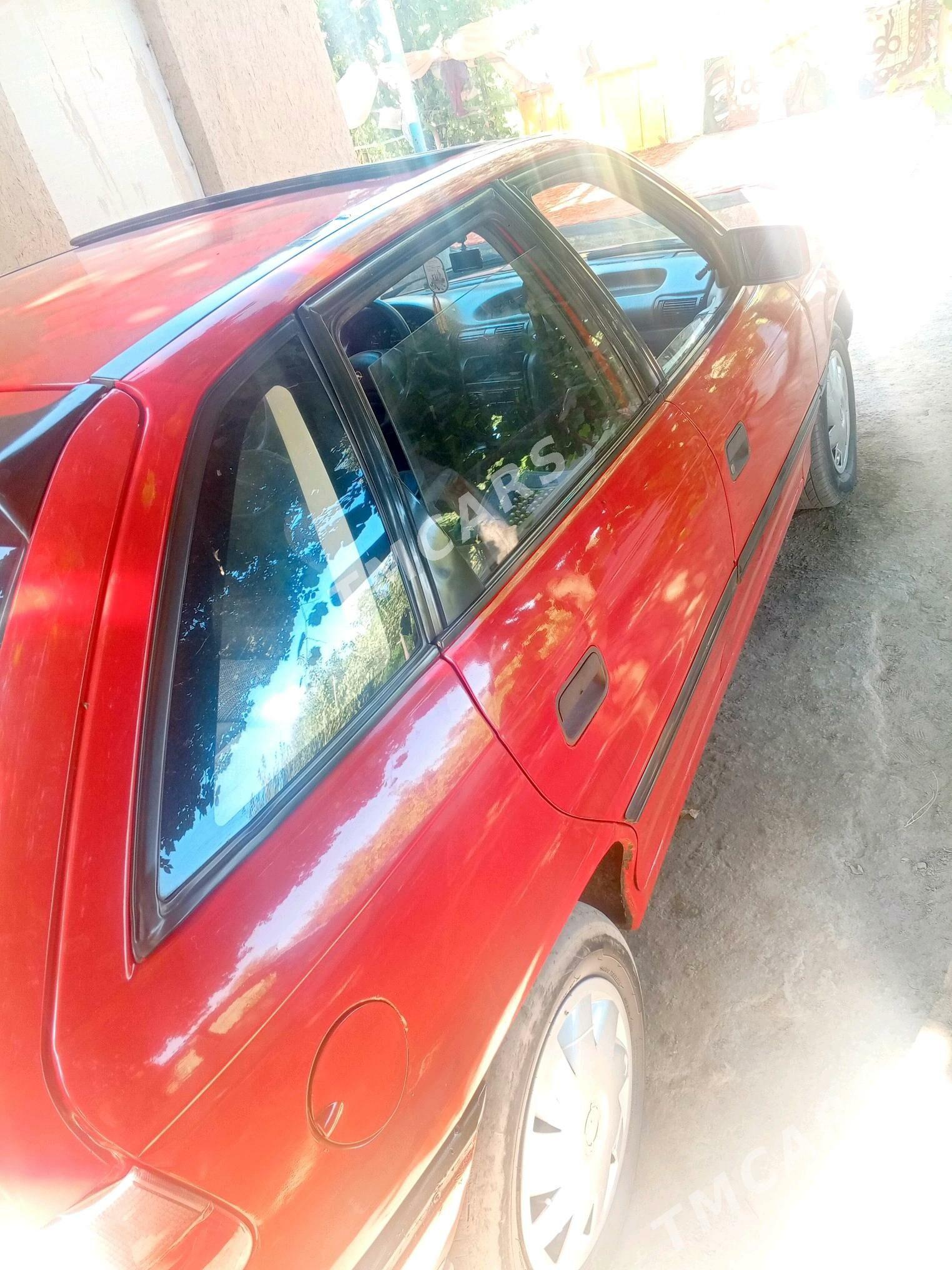 Opel Astra 1995 - 40 000 TMT - Гурбансолтан Едже - img 4
