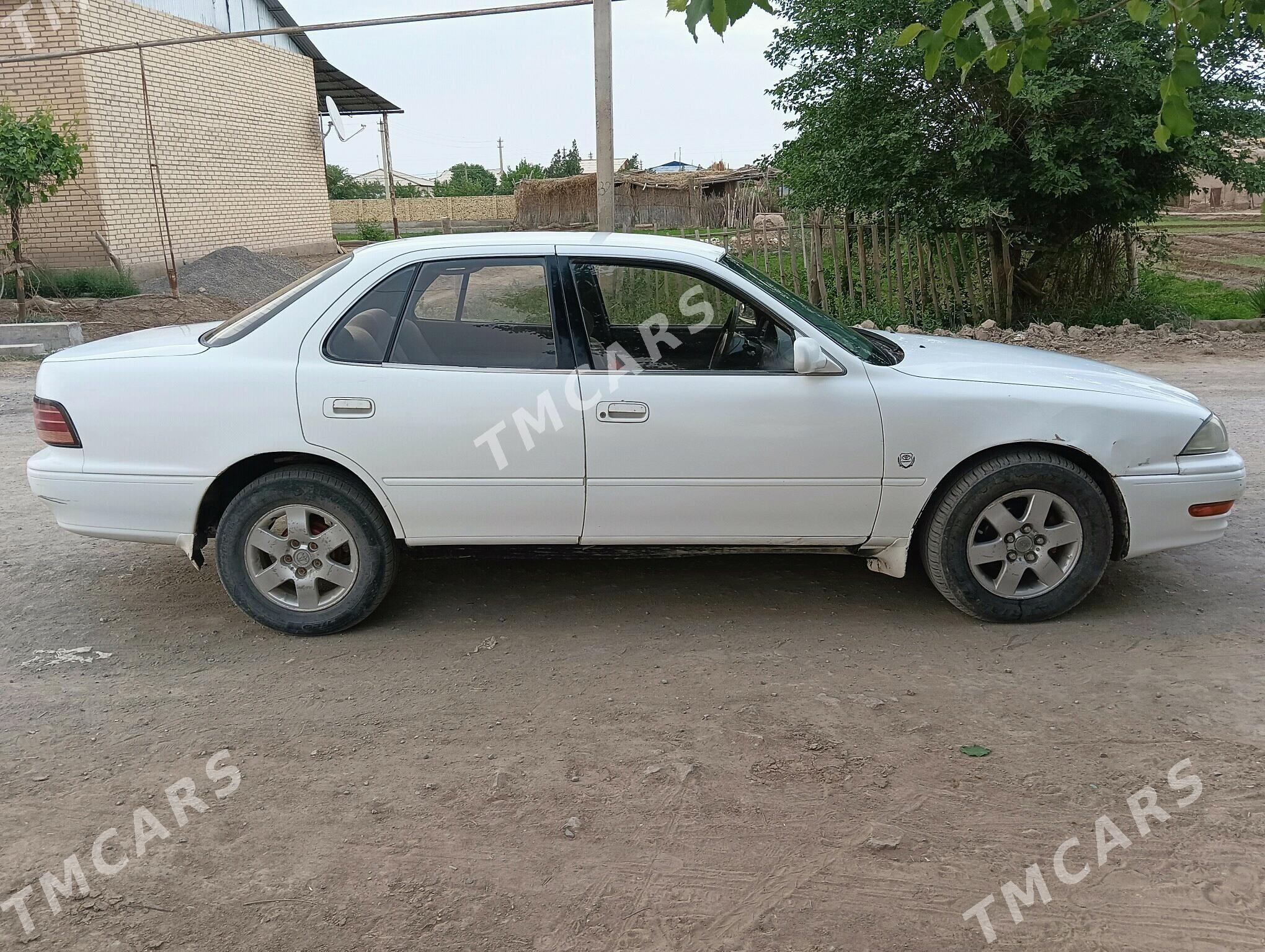 Toyota Camry 1993 - 35 000 TMT - Darganata - img 3