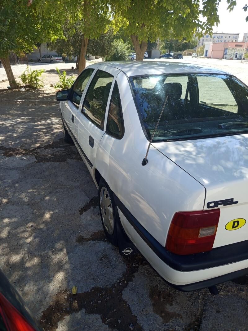 Opel Vectra 1990 - 35 000 TMT - Байрамали - img 6