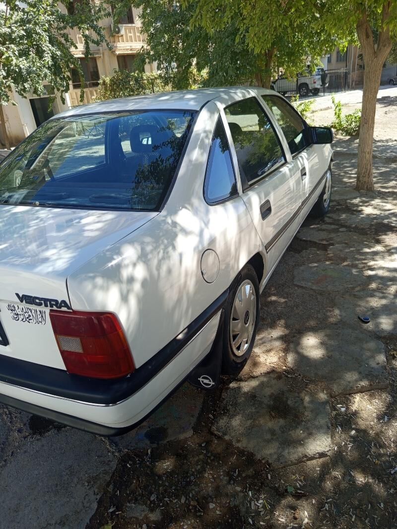 Opel Vectra 1990 - 35 000 TMT - Байрамали - img 8
