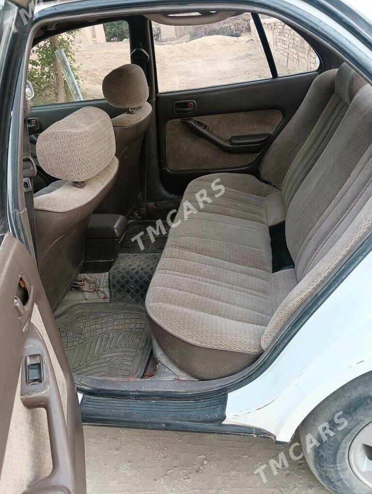 Toyota Camry 1993 - 35 000 TMT - Darganata - img 5