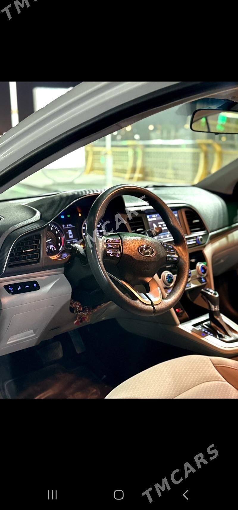 Hyundai Elantra 2019 - 200 000 TMT - Кëши - img 4