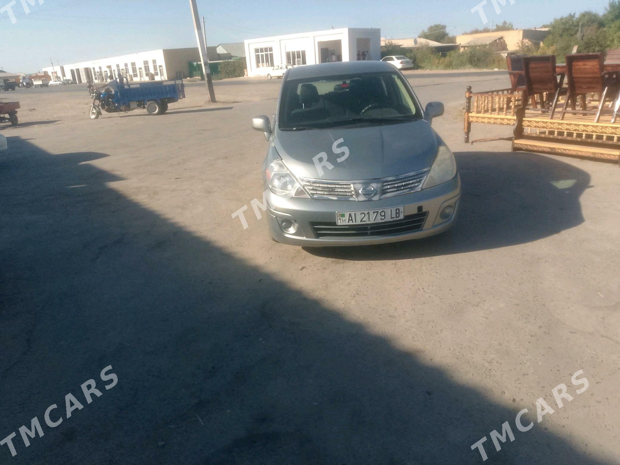 Nissan Versa 2012 - 90 000 TMT - Дянев - img 4