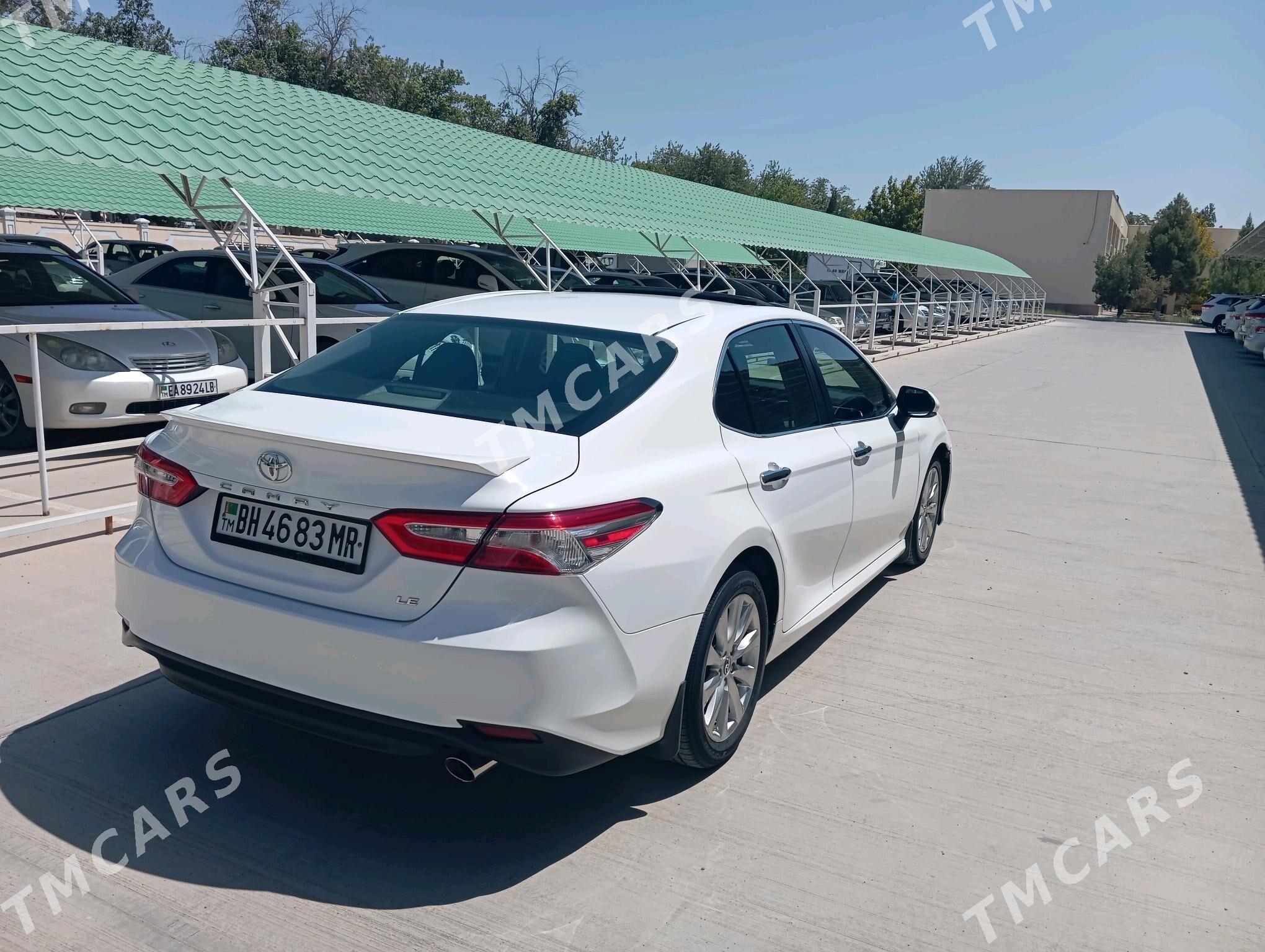 Toyota Camry 2018 - 284 000 TMT - Baýramaly - img 8