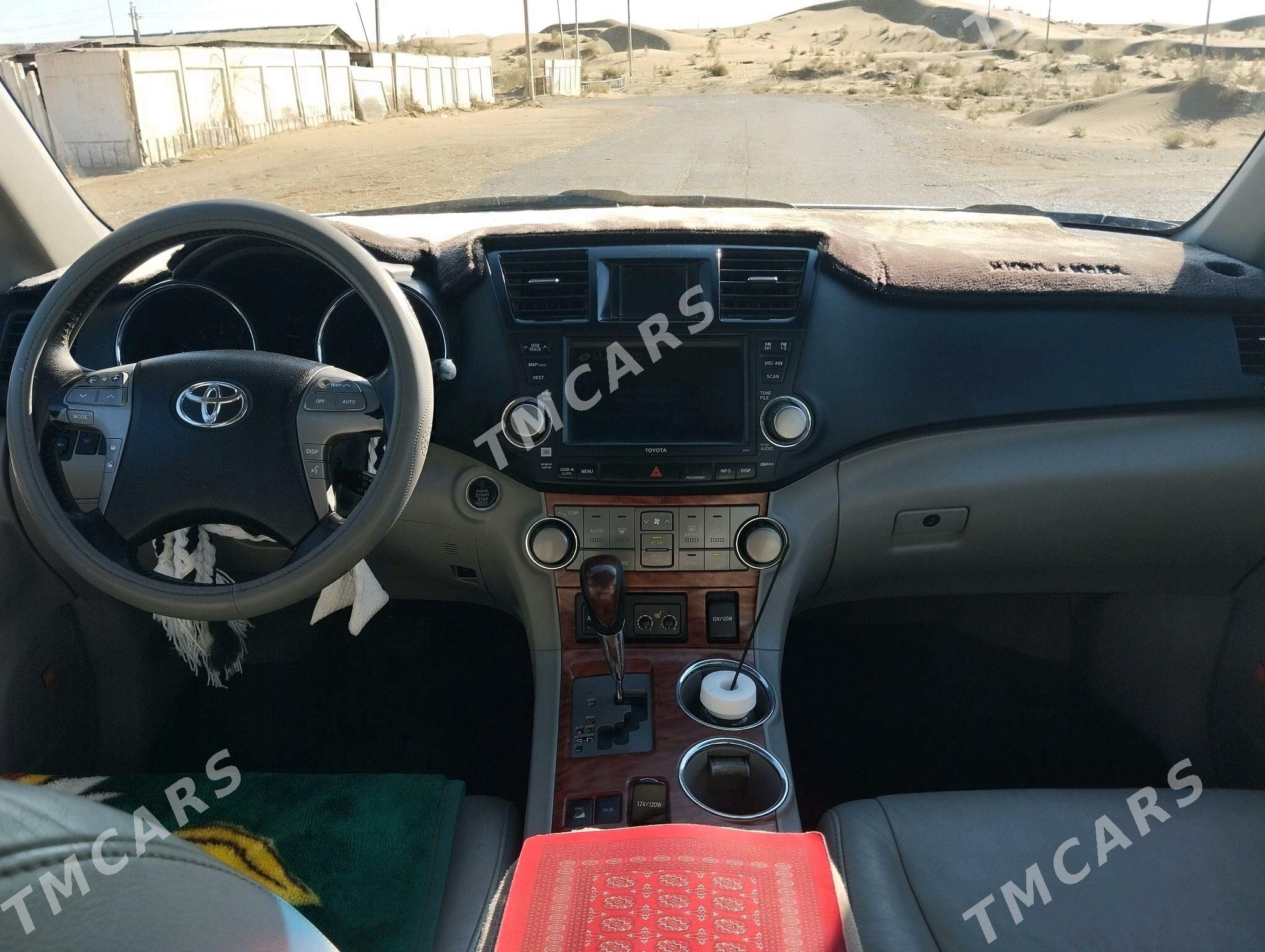 Toyota Highlander 2010 - 290 000 TMT - Ak bugdaý etraby - img 3