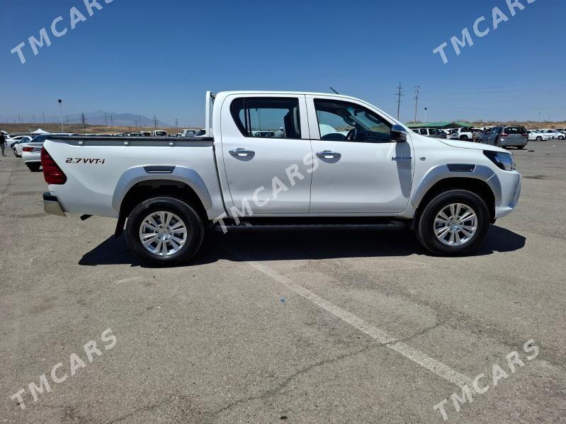 Toyota Hilux 2021 - 510 000 TMT - Aşgabat - img 3