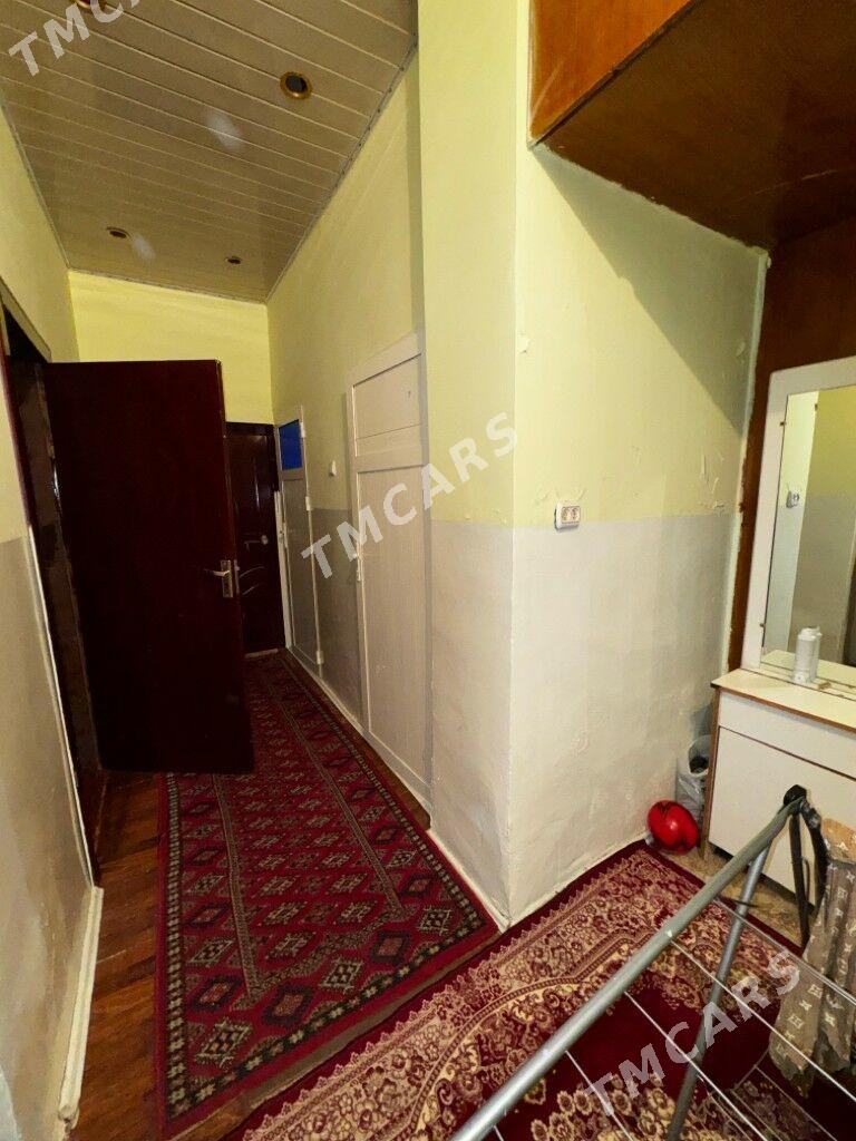 сроч 2 мкр 2/1 этаж 2 ком - 2 mkr - img 6
