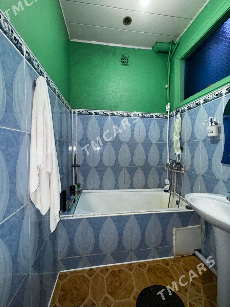 сроч 2 мкр 2/1 этаж 2 ком - 2 mkr - img 7