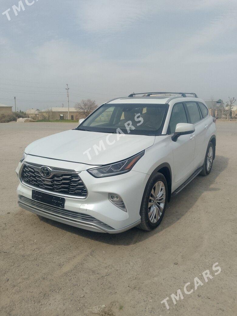 Toyota Highlander 2022 - 620 000 TMT - Мургап - img 4
