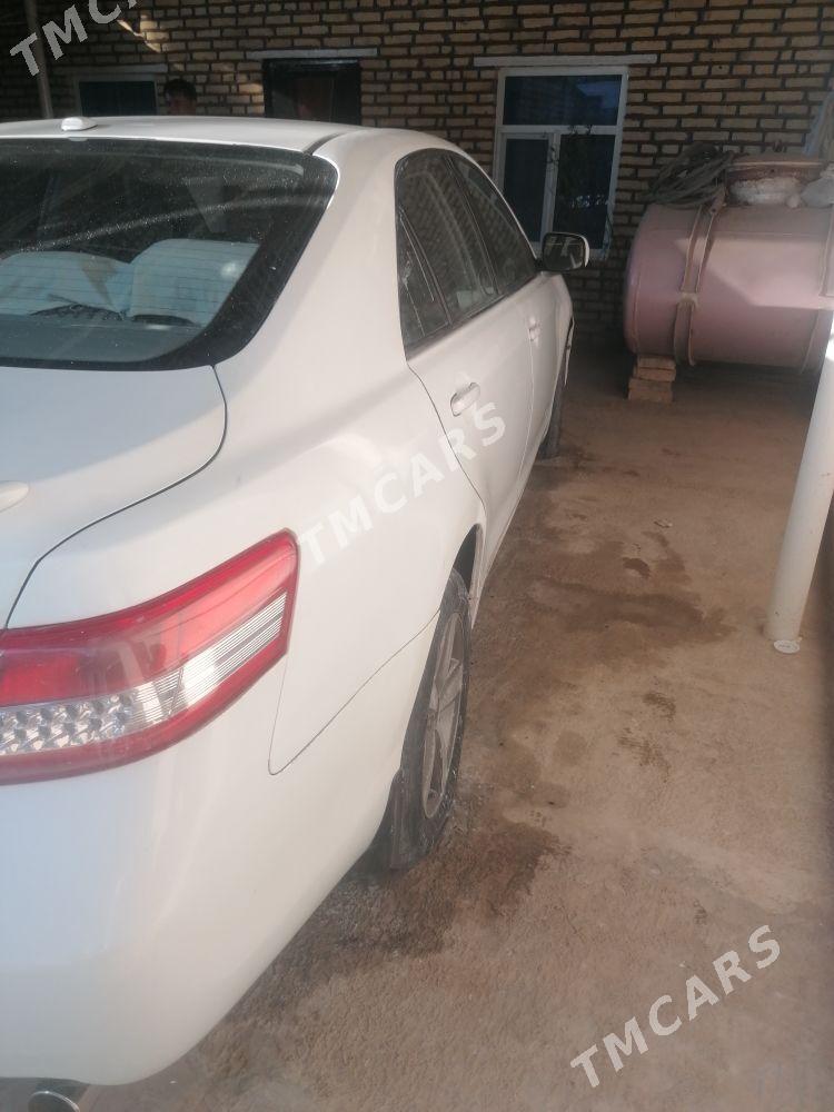 Toyota Camry 2010 - 140 000 TMT - Ёлётен - img 3