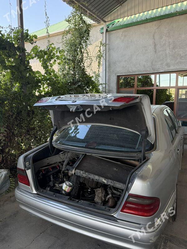 Mercedes-Benz E320 1997 - 55 000 TMT - Анев - img 8
