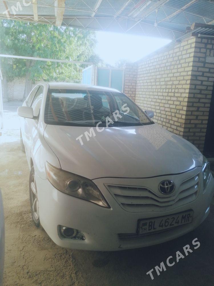 Toyota Camry 2010 - 140 000 TMT - Ёлётен - img 6