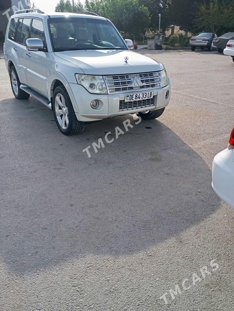 Mitsubishi Pajero 2010 - 240 000 TMT - Дянев - img 5
