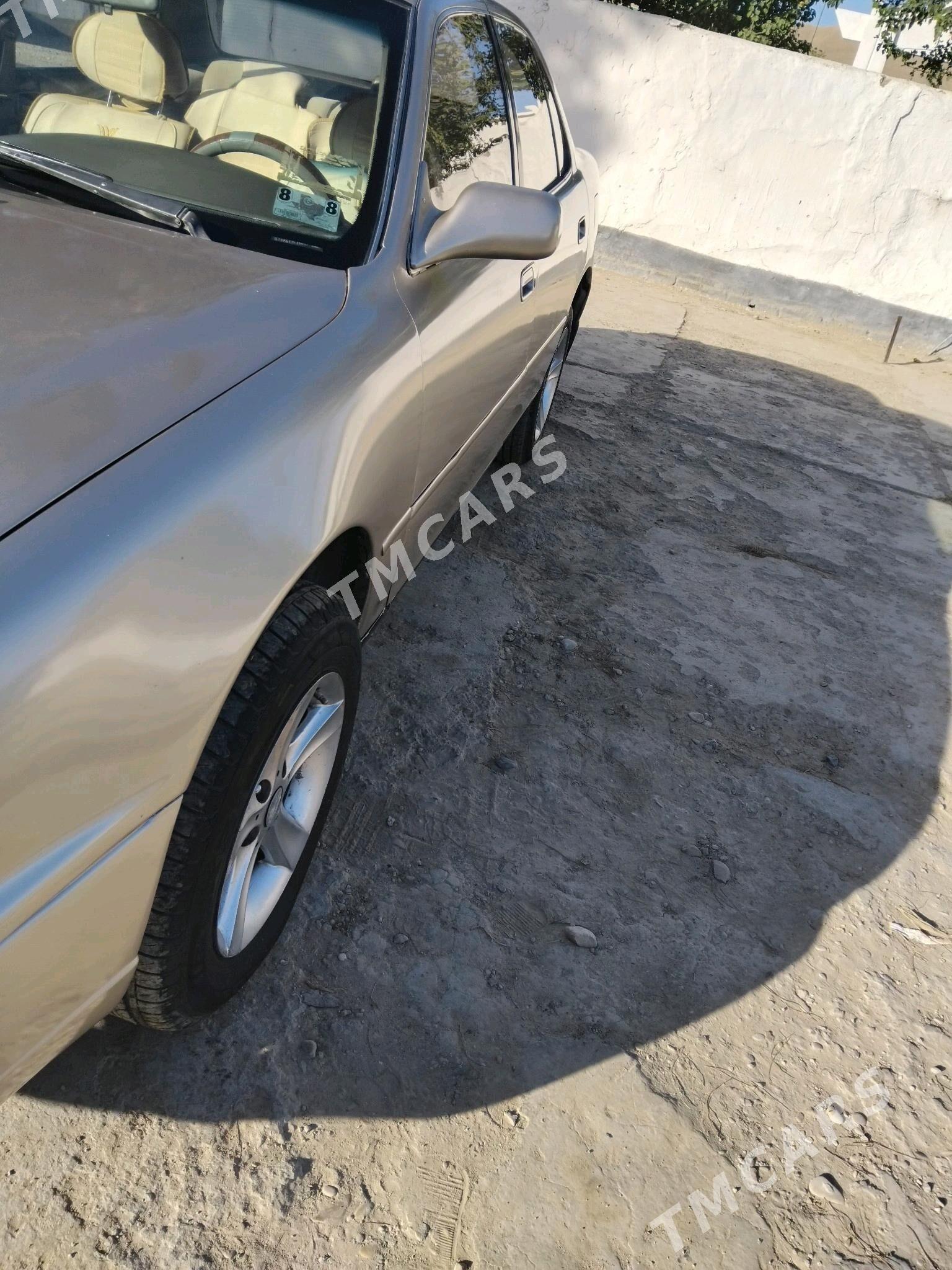 Toyota Camry 1995 - 83 000 TMT - Тагтабазар - img 5