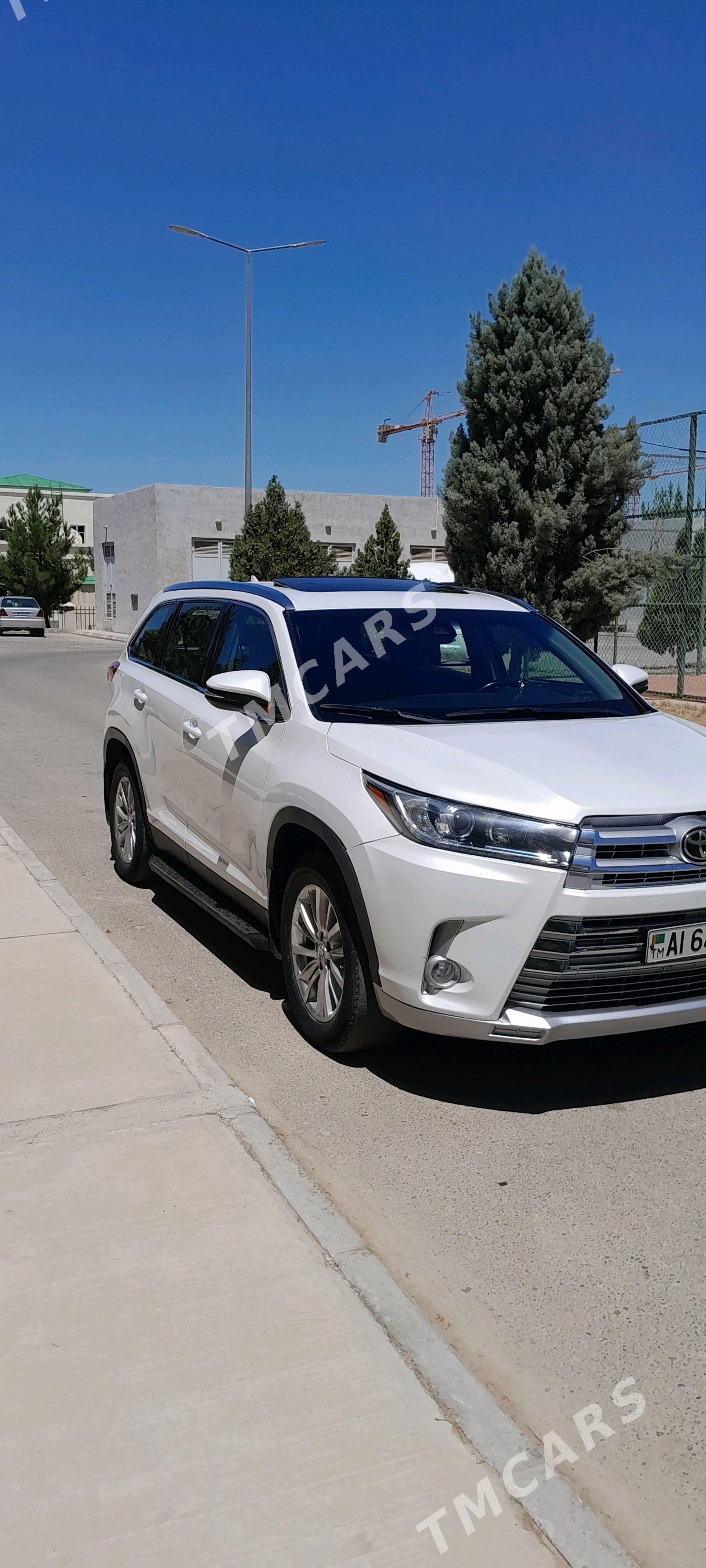 Toyota Highlander 2019 - 460 000 TMT - Мары - img 2