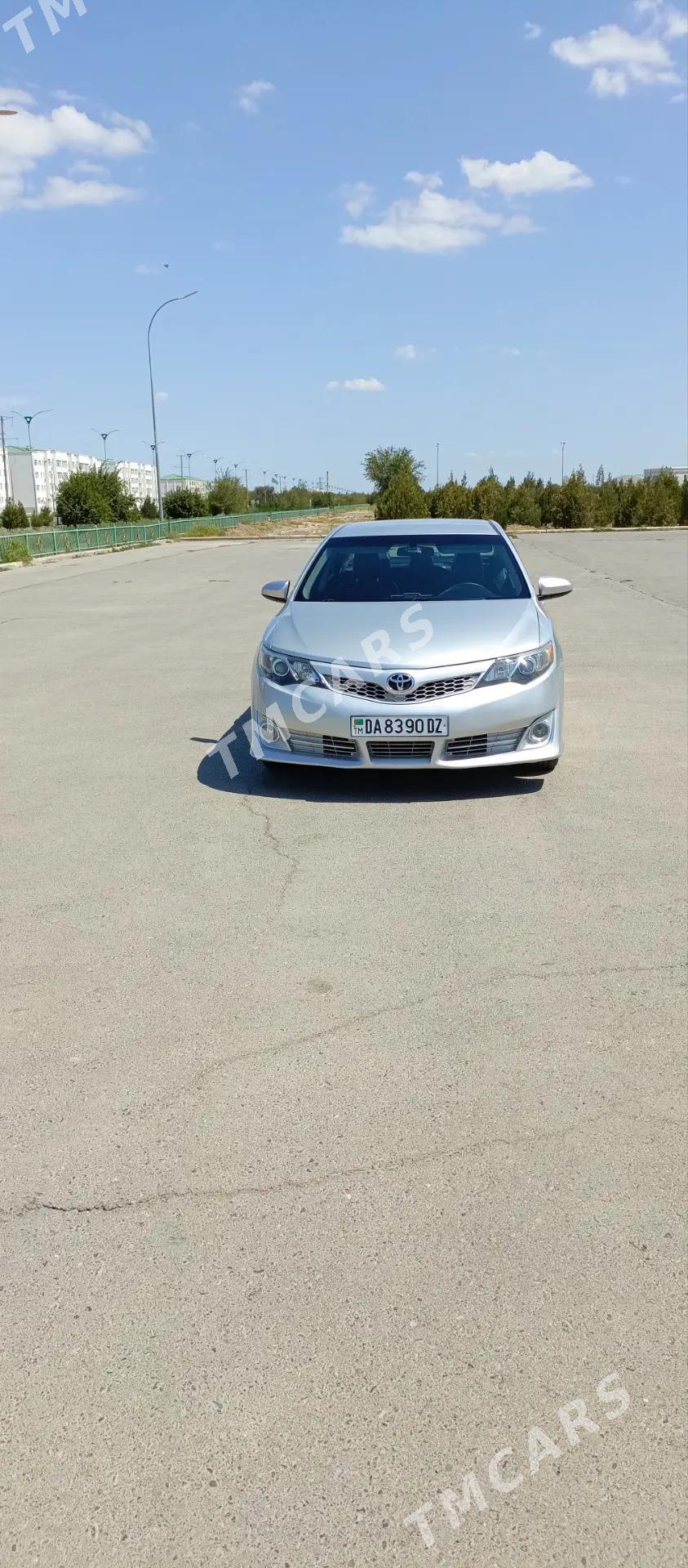 Toyota Camry 2012 - 240 000 TMT - Дашогуз - img 6