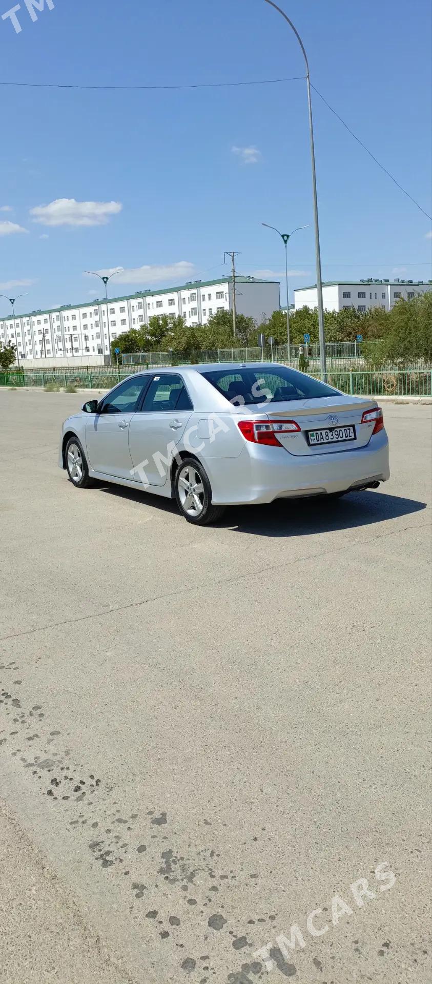 Toyota Camry 2012 - 240 000 TMT - Дашогуз - img 7