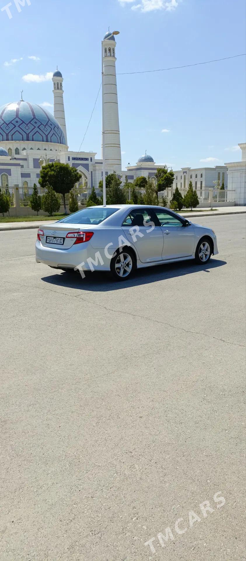 Toyota Camry 2012 - 240 000 TMT - Дашогуз - img 4