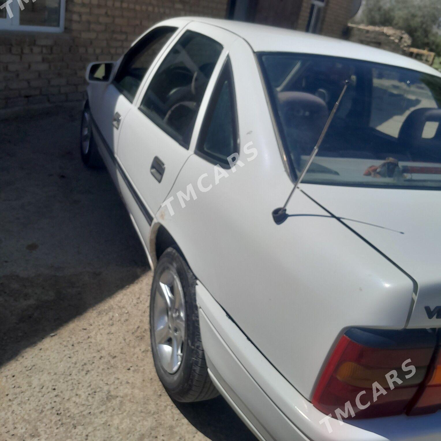Opel Vectra 1991 - 33 000 TMT - Бахарден - img 2