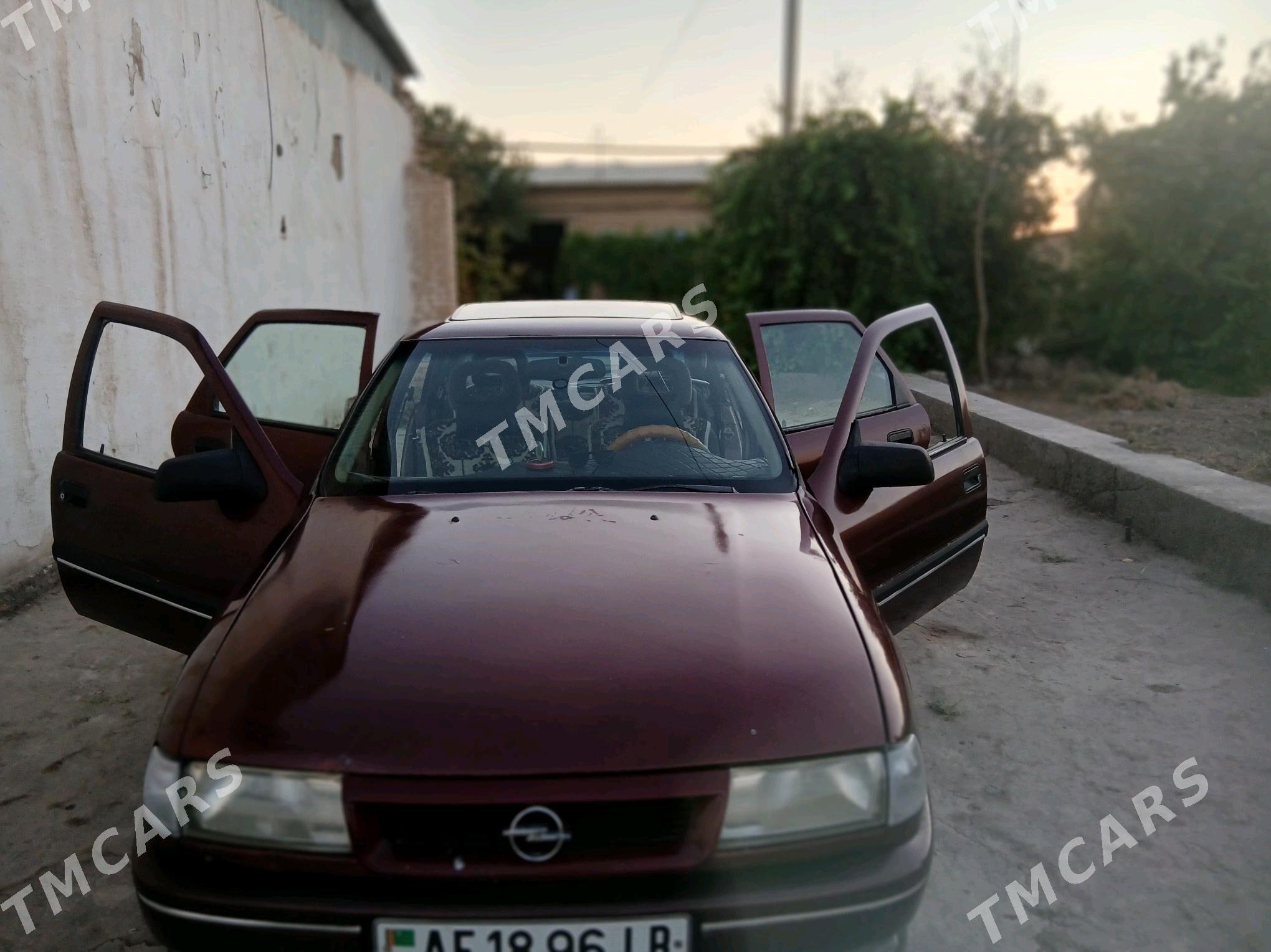 Opel Vectra 1990 - 40 000 TMT - Dänew - img 4
