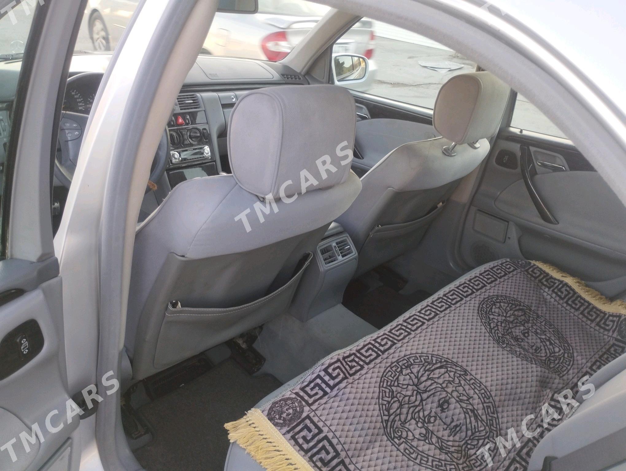Mercedes-Benz E320 2001 - 130 000 TMT - Балканабат - img 5
