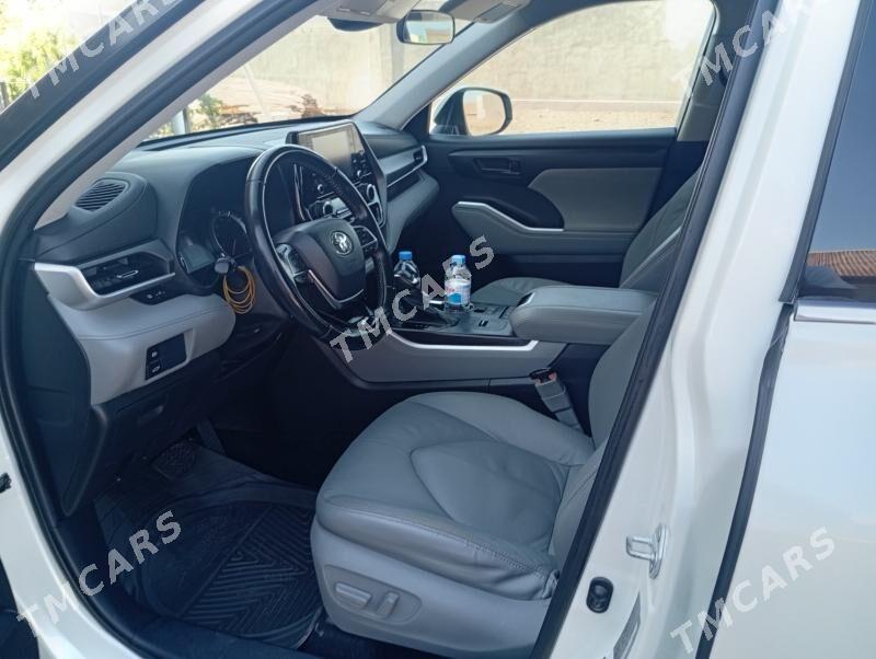 Toyota Highlander 2021 - 580 000 TMT - Мары - img 6