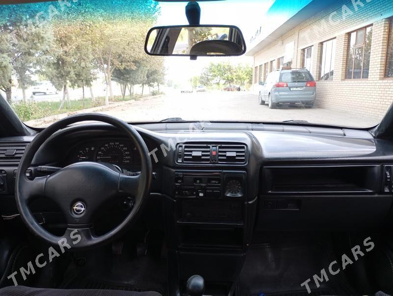 Opel Vectra 1990 - 19 000 TMT - Мары - img 4