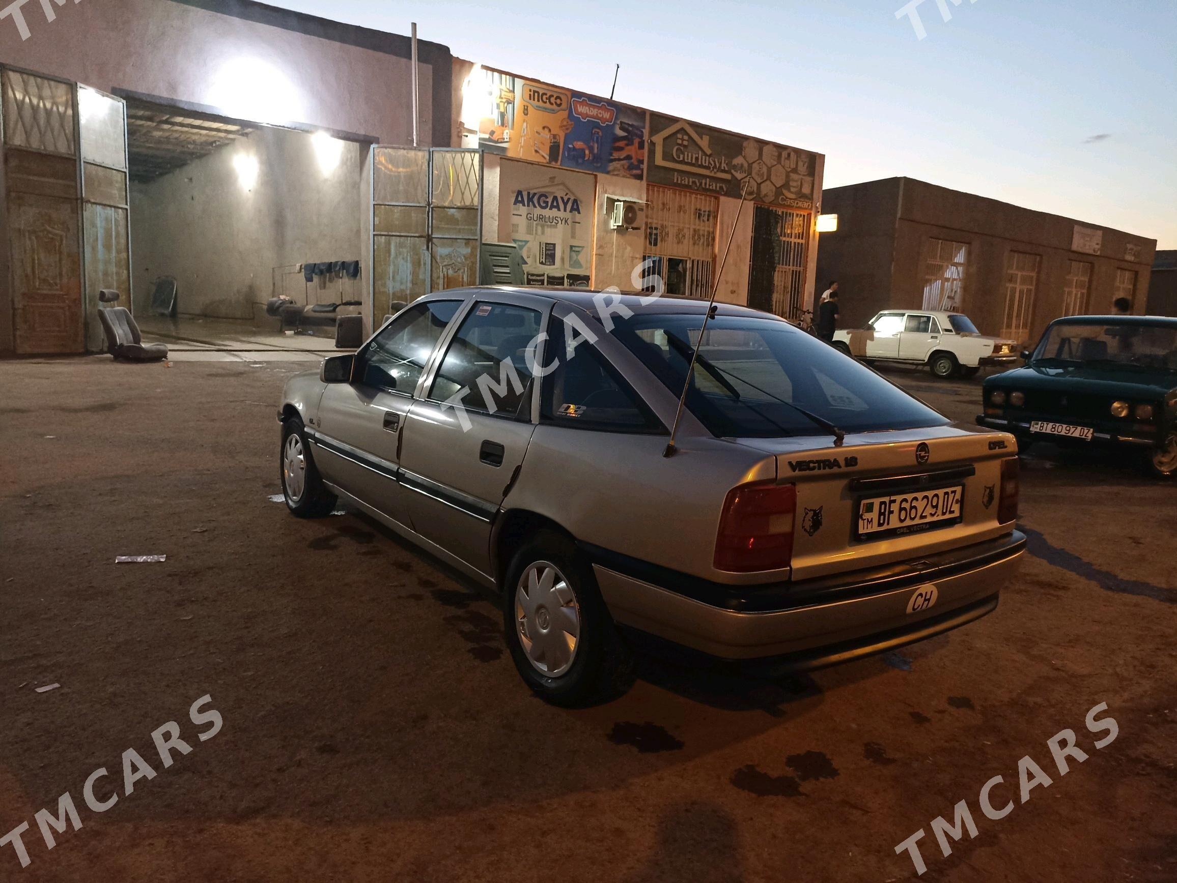 Opel Vectra 1991 - 33 000 TMT - Губадаг - img 3