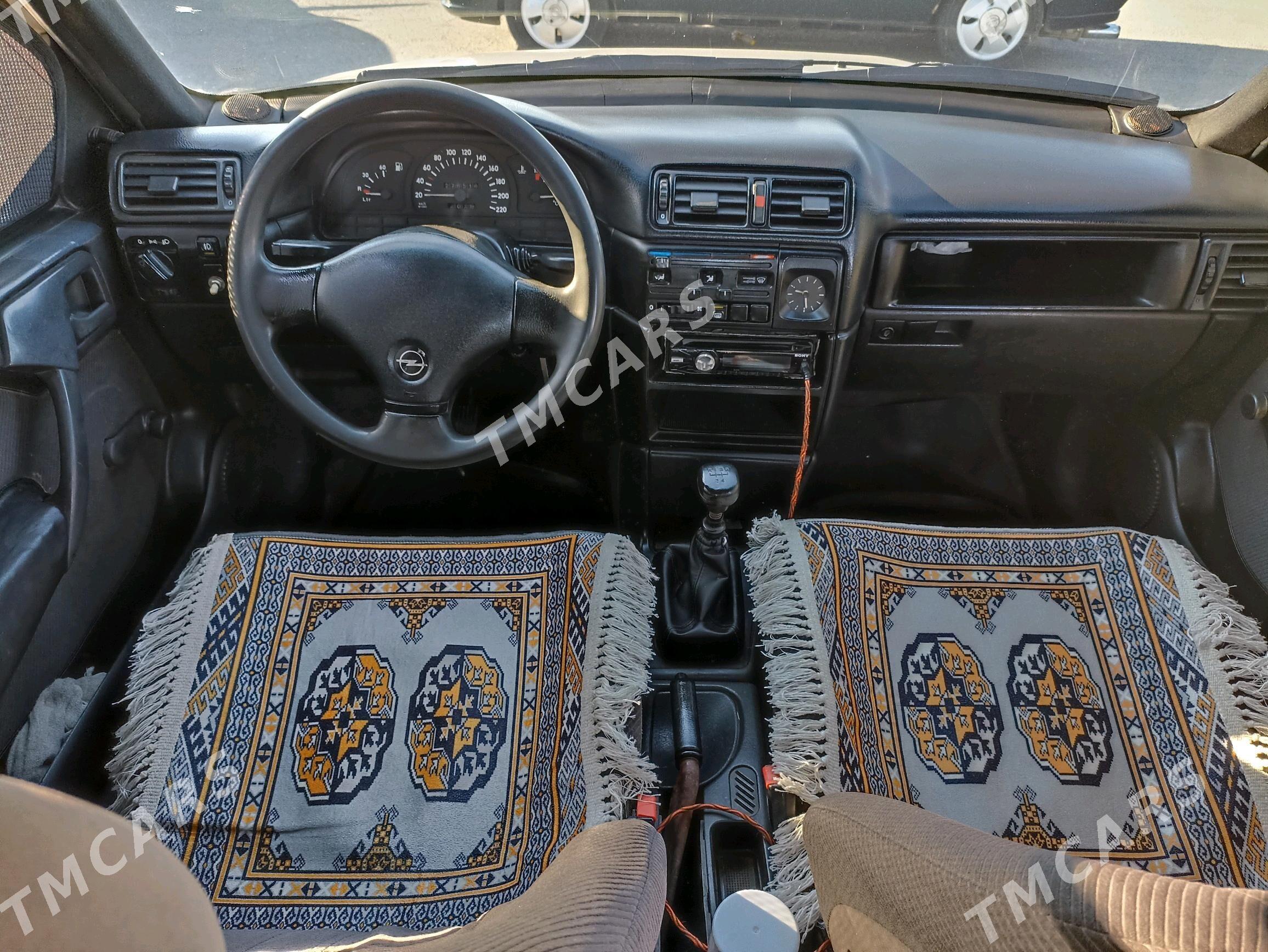 Opel Vectra 1991 - 33 000 TMT - Губадаг - img 8