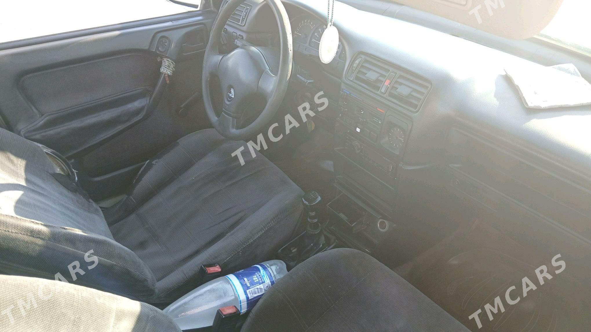 Opel Vectra 1990 - 37 000 TMT - Мир 7 - img 6