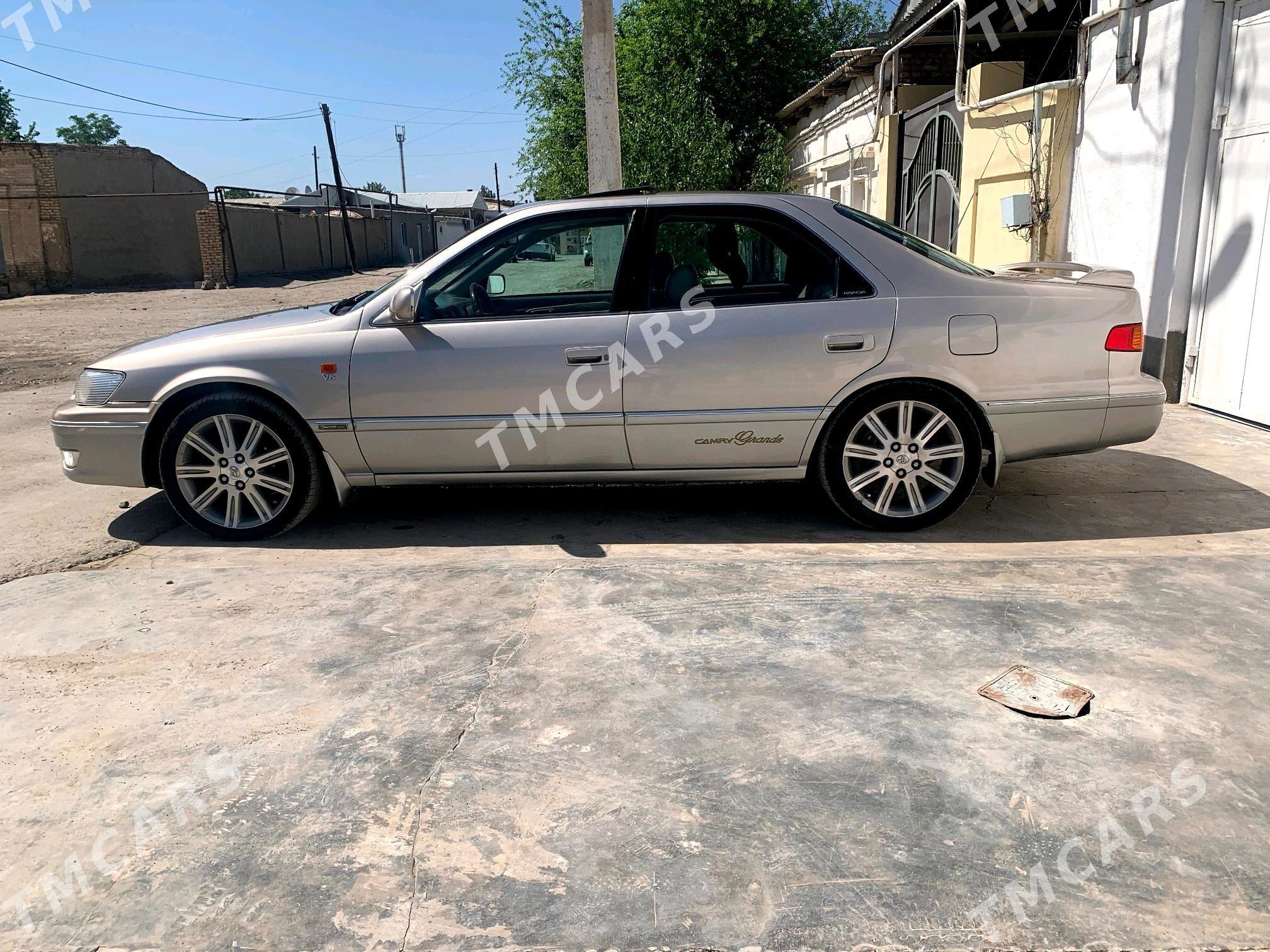 Toyota Camry 2001 - 195 000 TMT - Мары - img 5