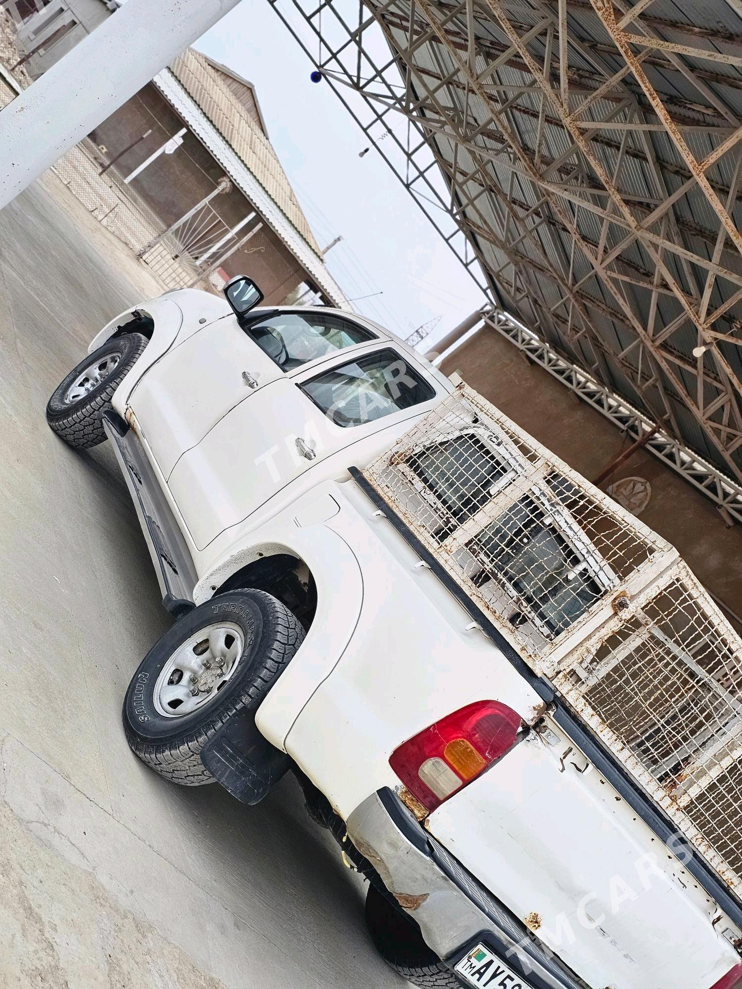 Toyota Hilux 2008 - 150 000 TMT - Этрек - img 2