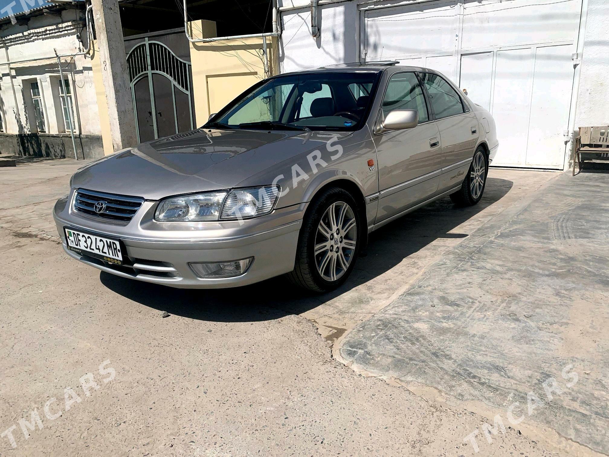 Toyota Camry 2001 - 195 000 TMT - Мары - img 9