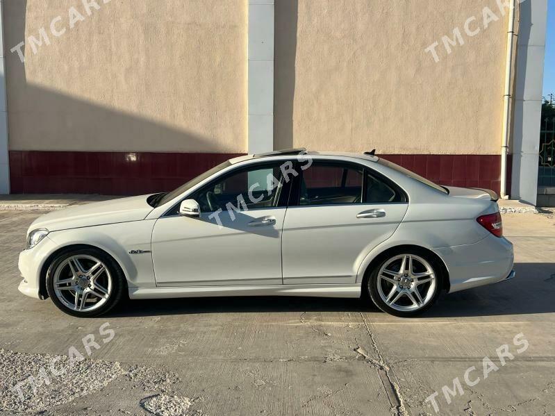 Mercedes-Benz C350 2010 - 240 000 TMT - Aşgabat - img 2