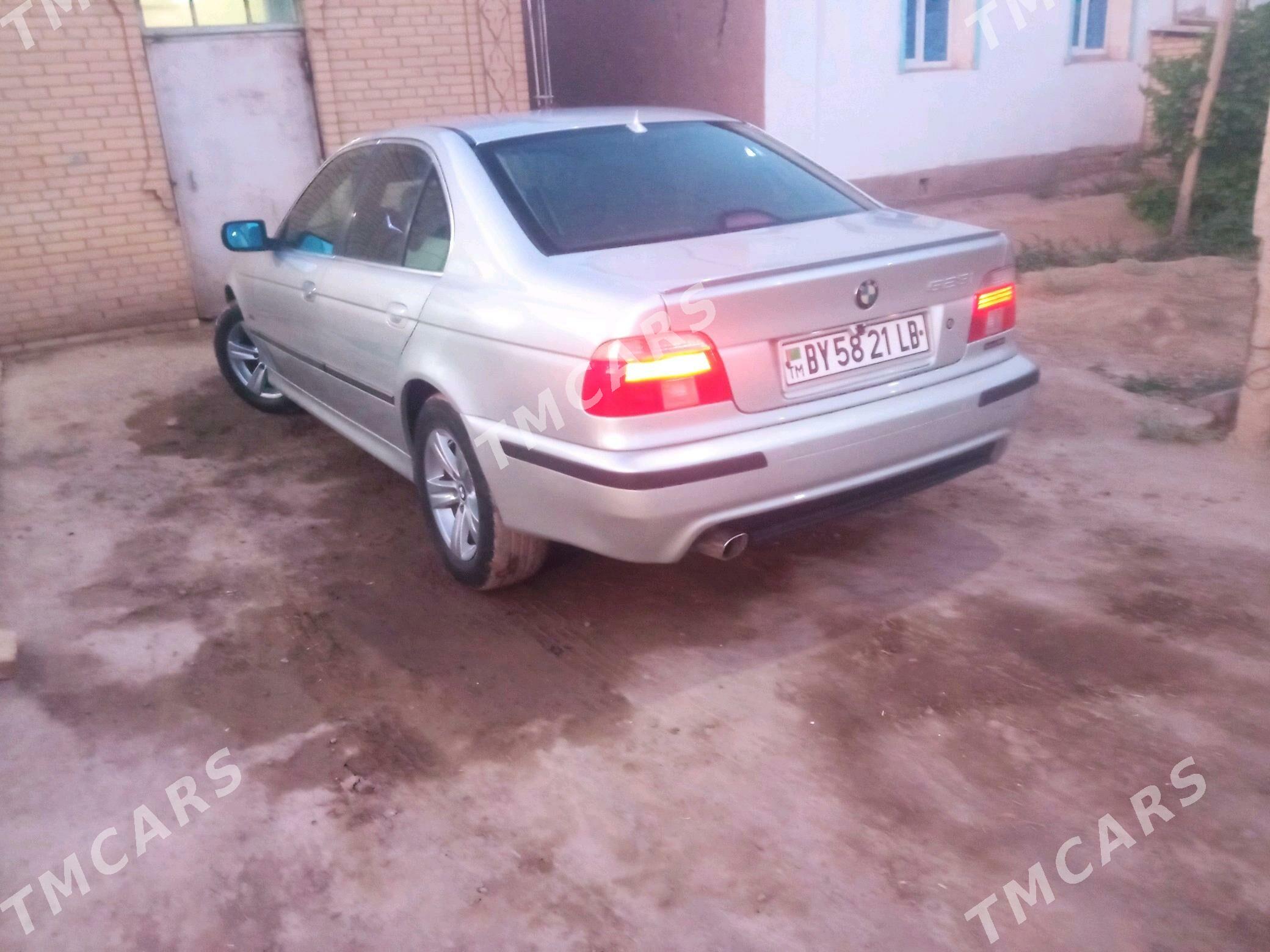 BMW 528 2000 - 120 000 TMT - Халач - img 4