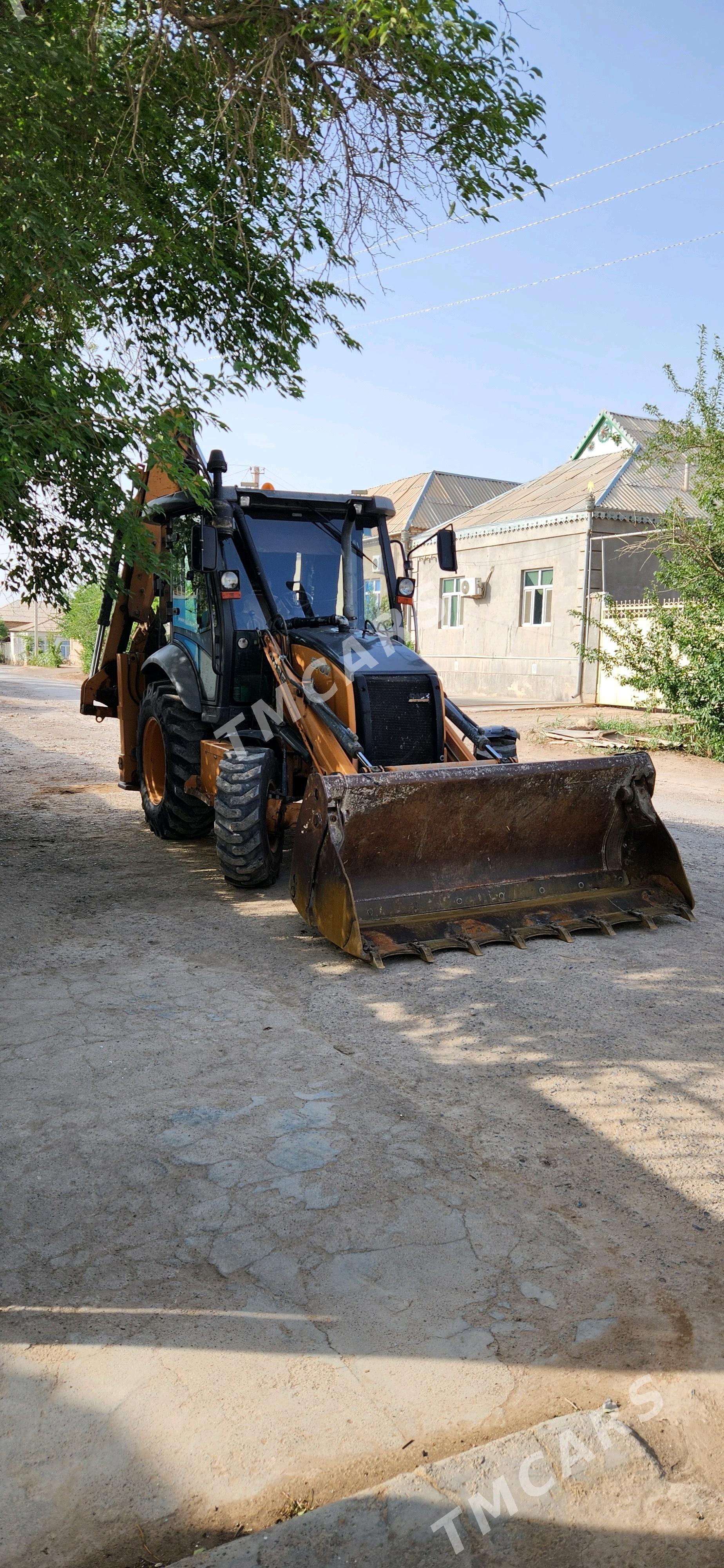 JCB 3CX Compact 2015 - 460 000 TMT - Теджен - img 4