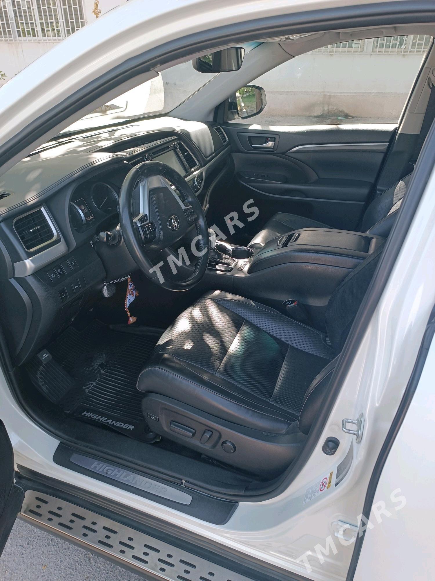 Toyota Highlander 2019 - 415 000 TMT - Ашхабад - img 3